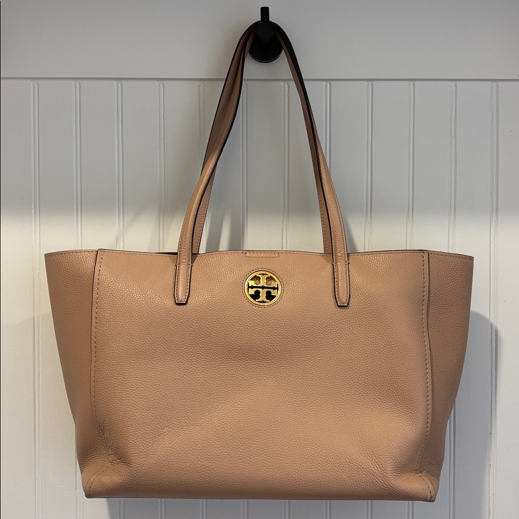 Tory Burch Carson Tote In Devon Sand With Gold Accent